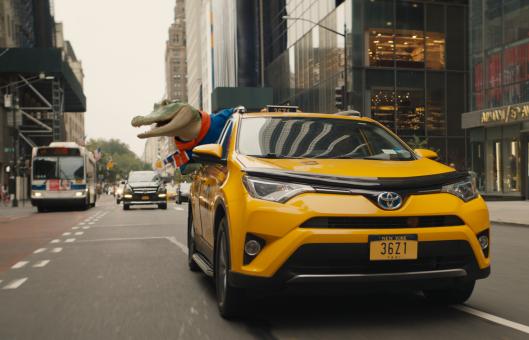 Lyle in a yellow cab